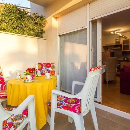 Neue Lory Mit Pool Und Meerblick דירה